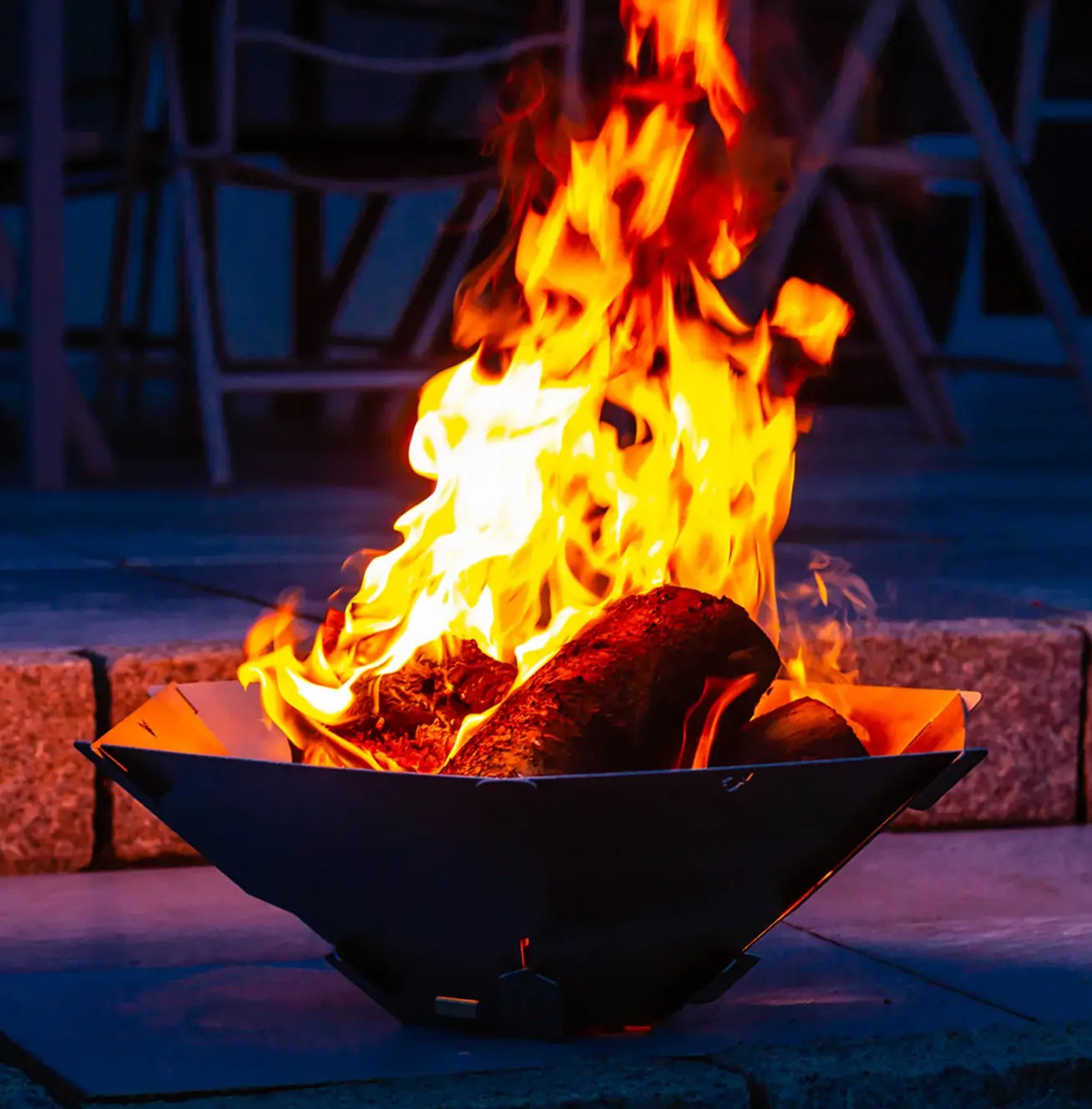 Fennek Hexagon mit Tasche – Steckbare Feuerschale für Camping, Garten & Lagerfeuer
