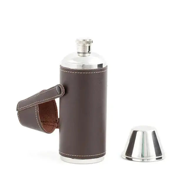 Flachmann Set mit Shotgläsern – perfekt für Lagerfeuer & Outdoor-Abende KIKKERLAND
