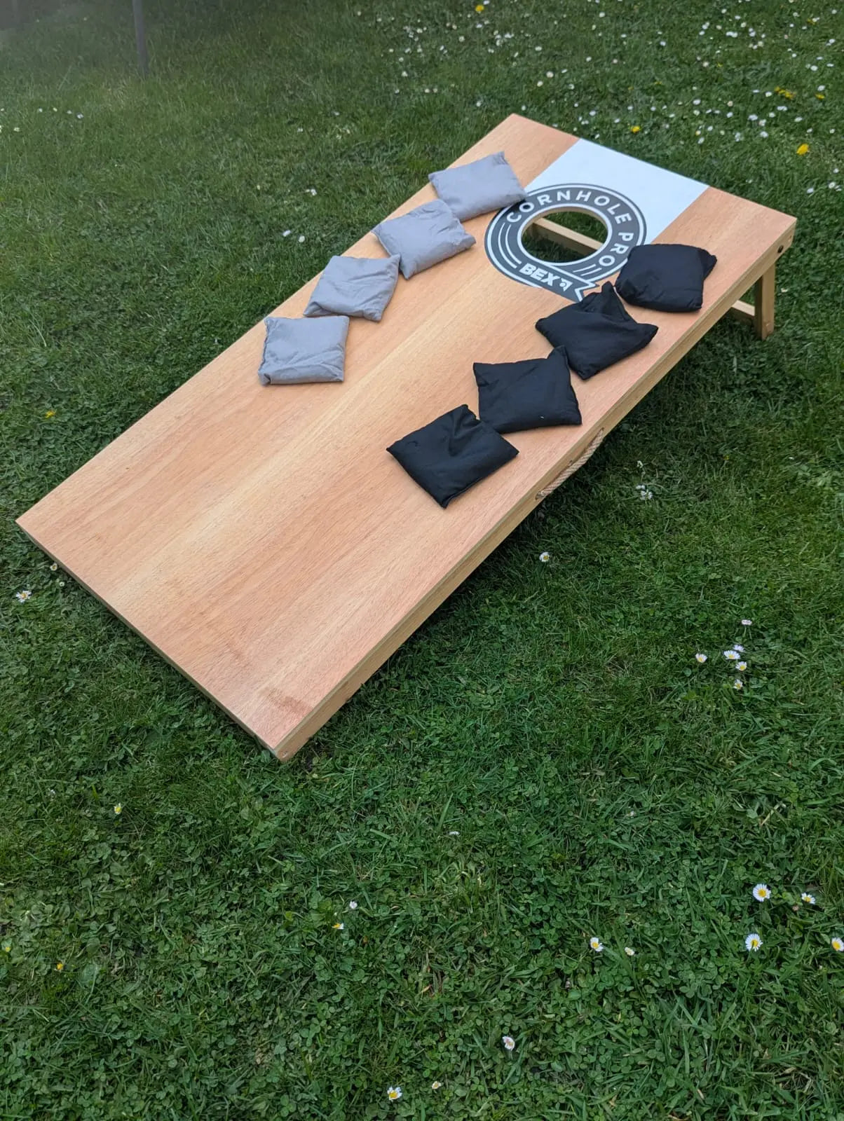 Cornhole PRO Set – Turniergröße Wurfspiel für Garten & Outdoor