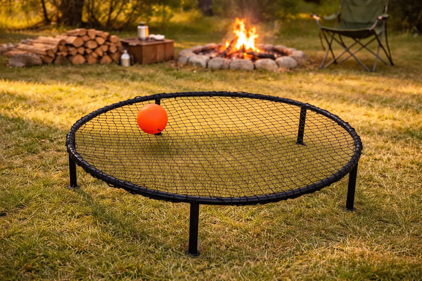 Roundnet (Spikeball) – Outdoor Spiel für gemeinsame Abende draußen